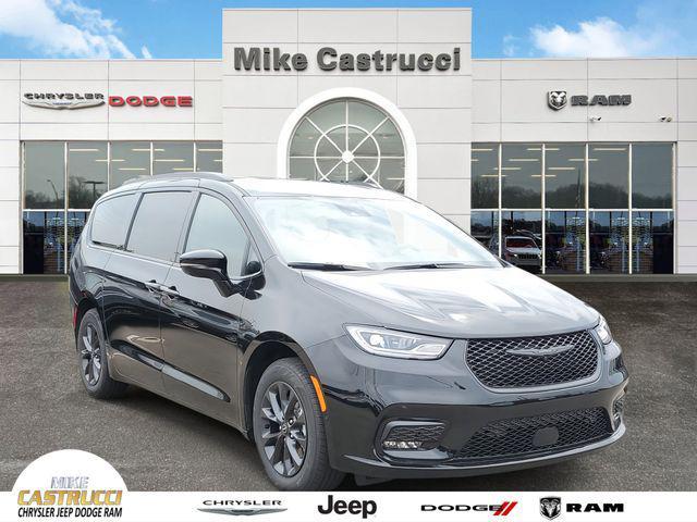 new 2025 Chrysler Pacifica car, priced at $41,995