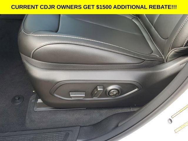 new 2025 Jeep Grand Cherokee car, priced at $45,995