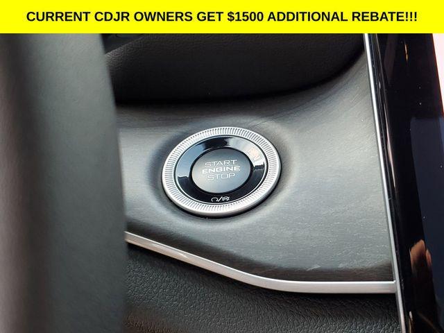 new 2025 Jeep Grand Cherokee car, priced at $45,995