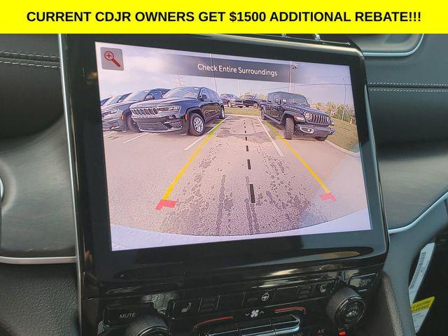 new 2025 Jeep Grand Cherokee car, priced at $45,995