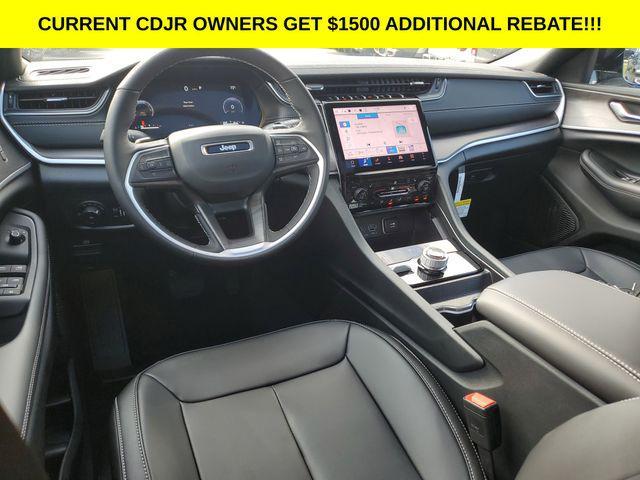 new 2025 Jeep Grand Cherokee car, priced at $45,995