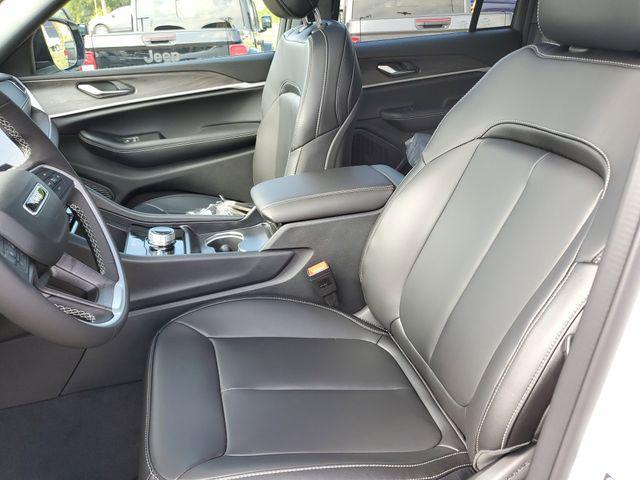 new 2025 Jeep Grand Cherokee car, priced at $46,995