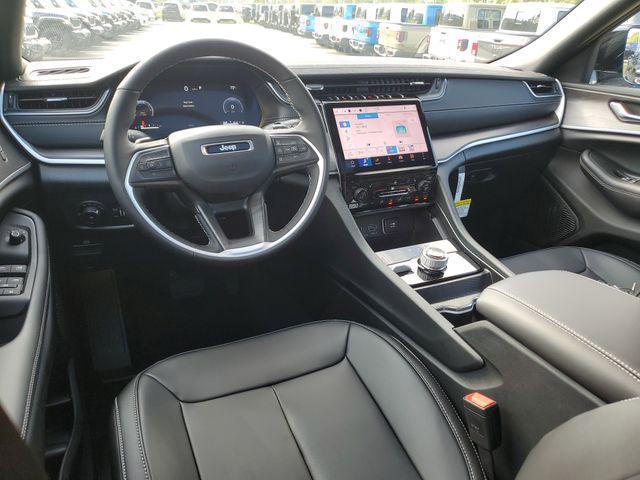 new 2025 Jeep Grand Cherokee car, priced at $46,995