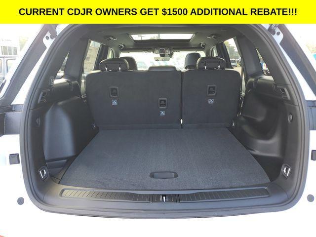 new 2025 Jeep Grand Cherokee car, priced at $45,995