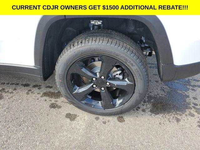 new 2025 Jeep Grand Cherokee car, priced at $45,995