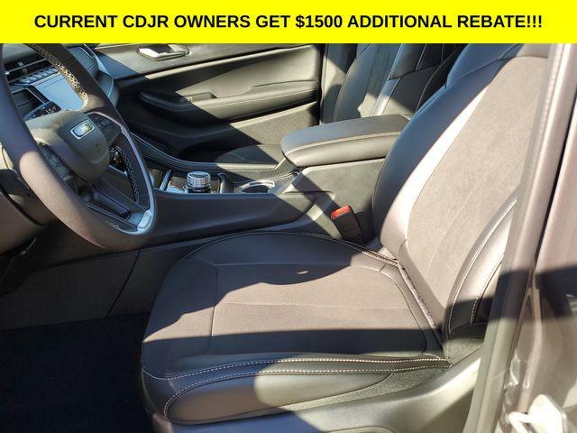 new 2025 Jeep Grand Cherokee car, priced at $41,995