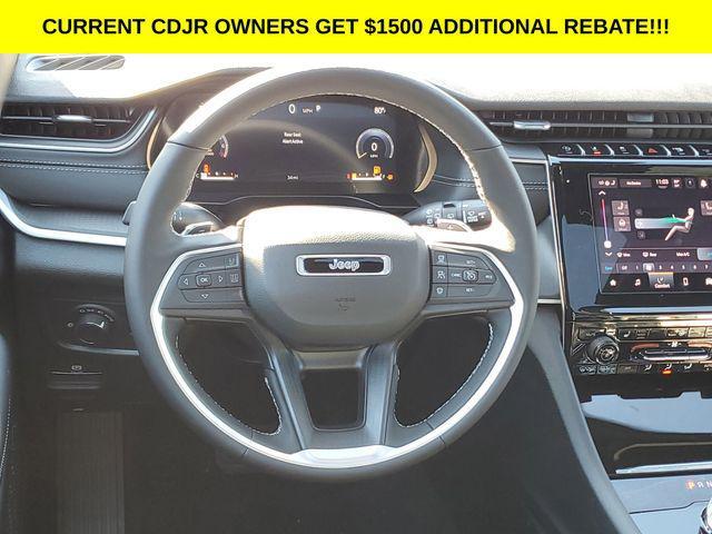 new 2025 Jeep Grand Cherokee car, priced at $41,995