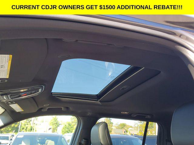 new 2025 Jeep Grand Cherokee car, priced at $41,995