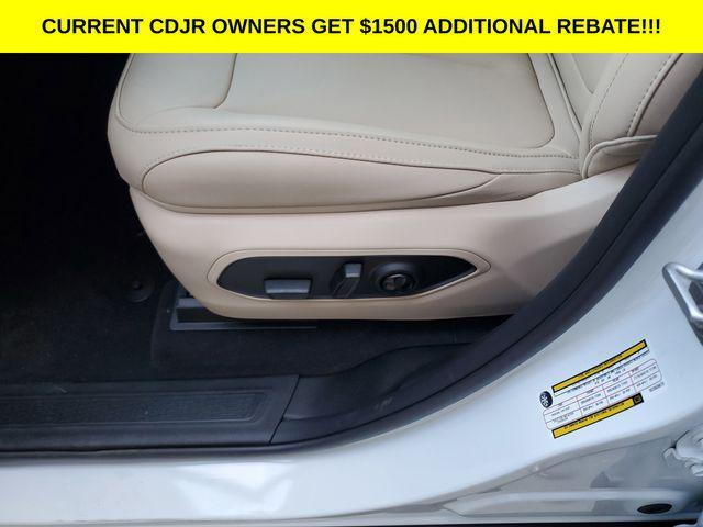 new 2025 Jeep Grand Cherokee car, priced at $40,995