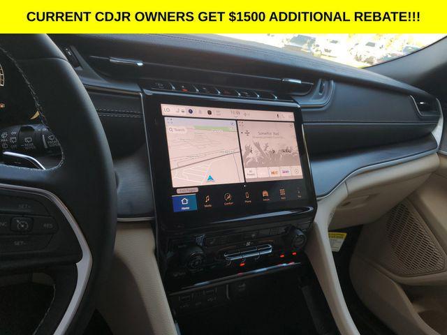 new 2025 Jeep Grand Cherokee car, priced at $40,995