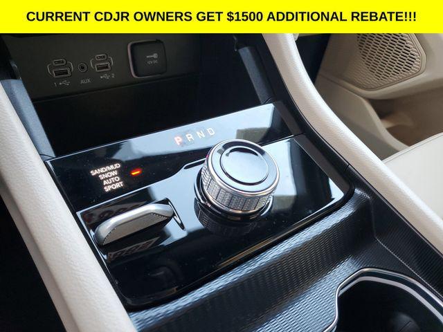 new 2025 Jeep Grand Cherokee car, priced at $40,995