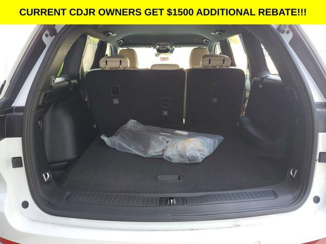 new 2025 Jeep Grand Cherokee car, priced at $40,995