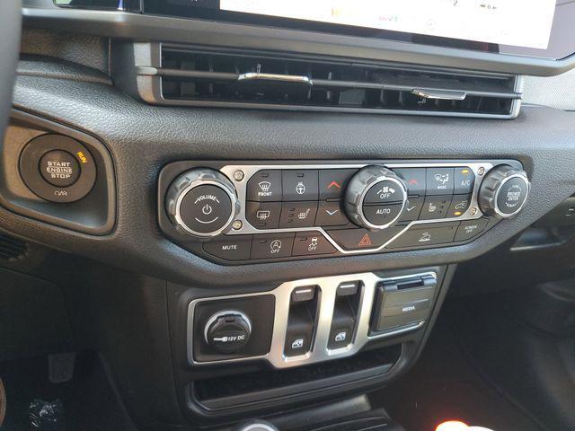 new 2025 Jeep Wrangler car, priced at $40,995