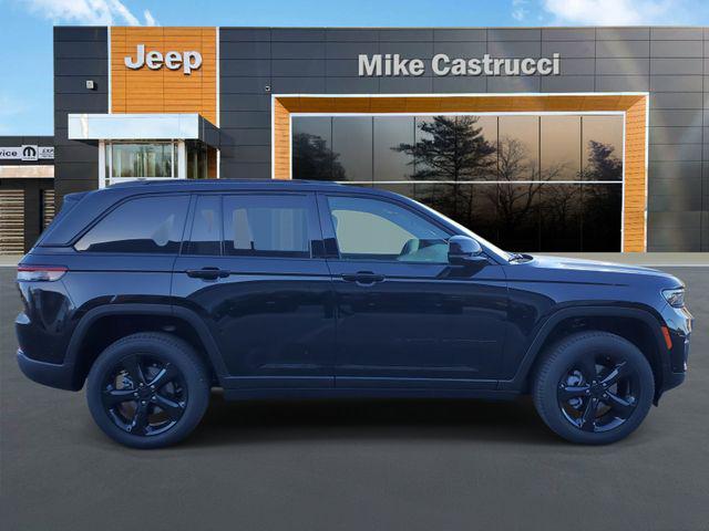 new 2025 Jeep Grand Cherokee car, priced at $49,995