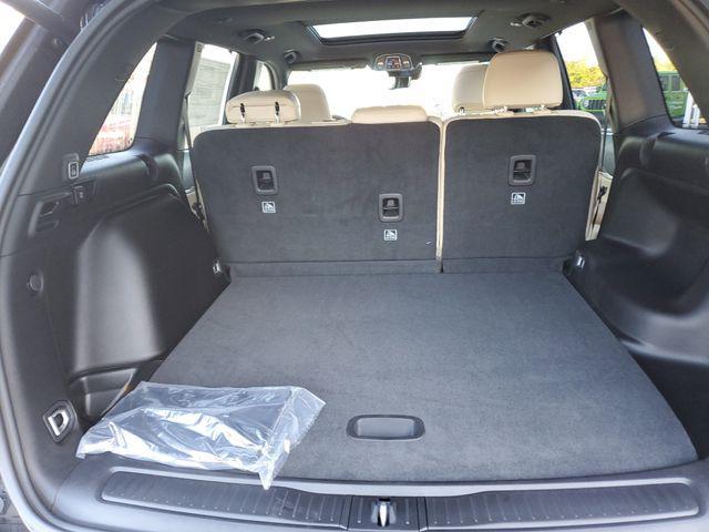 new 2025 Jeep Grand Cherokee car, priced at $49,995