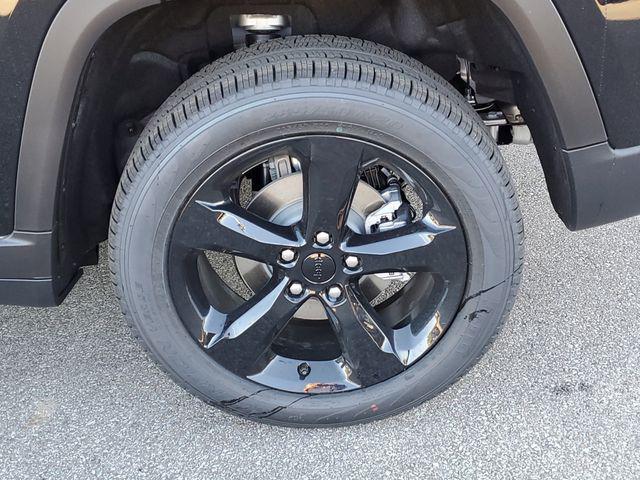 new 2025 Jeep Grand Cherokee car, priced at $49,995