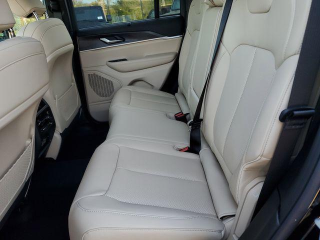 new 2025 Jeep Grand Cherokee car, priced at $49,995