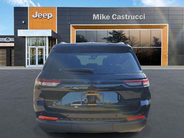 new 2025 Jeep Grand Cherokee car, priced at $48,995