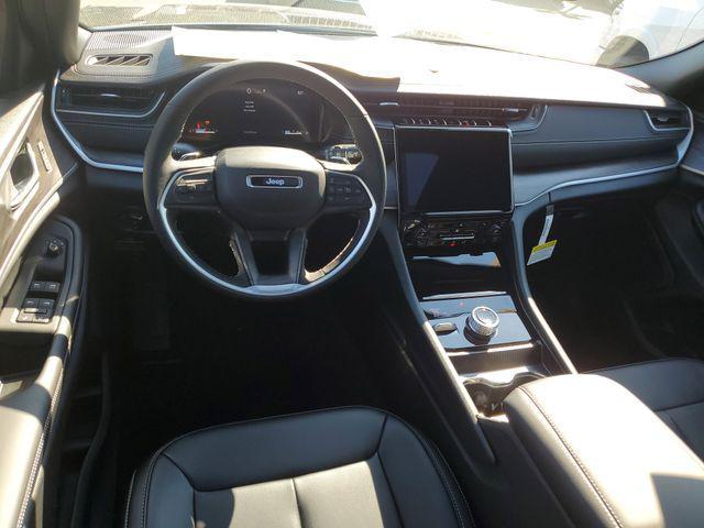 new 2025 Jeep Grand Cherokee car, priced at $48,995