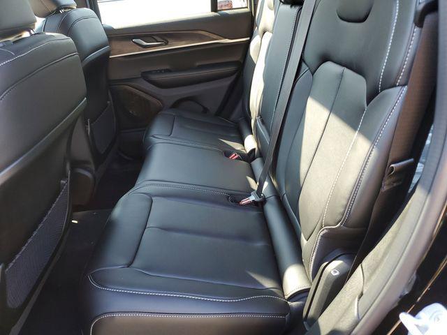 new 2025 Jeep Grand Cherokee car, priced at $48,995