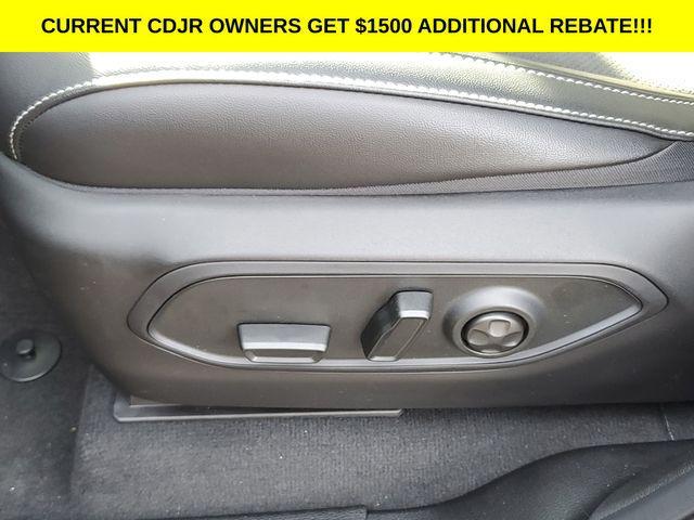 new 2025 Jeep Grand Cherokee car, priced at $42,995