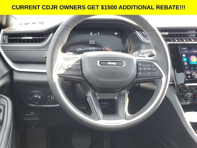 new 2025 Jeep Grand Cherokee car, priced at $42,995