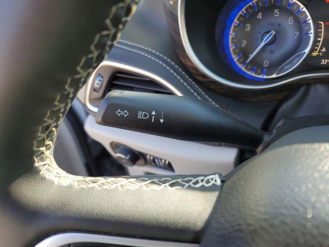 used 2023 Chrysler Pacifica car, priced at $28,900