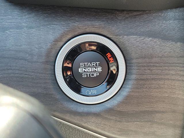 new 2025 Jeep Grand Cherokee car, priced at $46,811