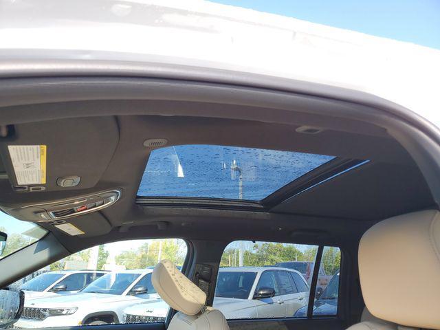 new 2025 Jeep Grand Cherokee car, priced at $48,495