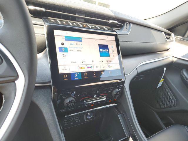 new 2025 Jeep Grand Cherokee car, priced at $39,995