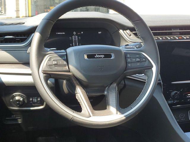 new 2025 Jeep Grand Cherokee car, priced at $39,995