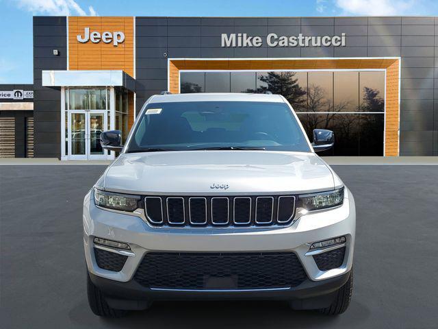 new 2025 Jeep Grand Cherokee car, priced at $39,995