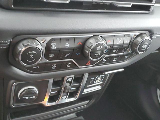 new 2025 Jeep Wrangler car, priced at $51,495