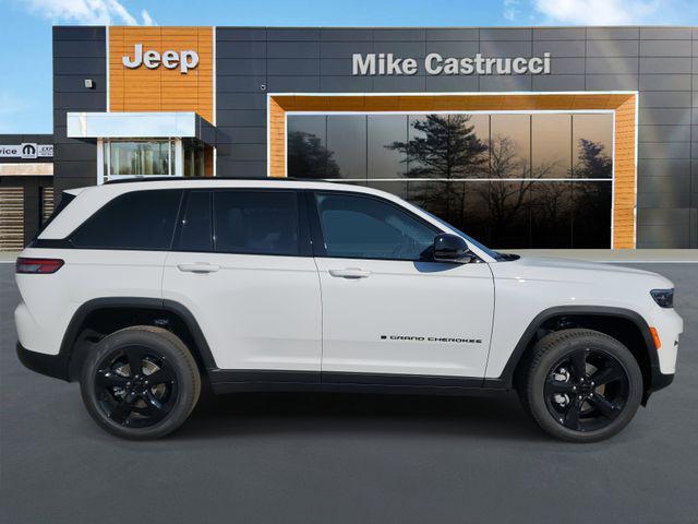 new 2025 Jeep Grand Cherokee car, priced at $47,995