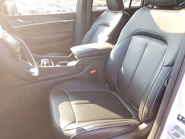 new 2025 Jeep Grand Cherokee car, priced at $47,995