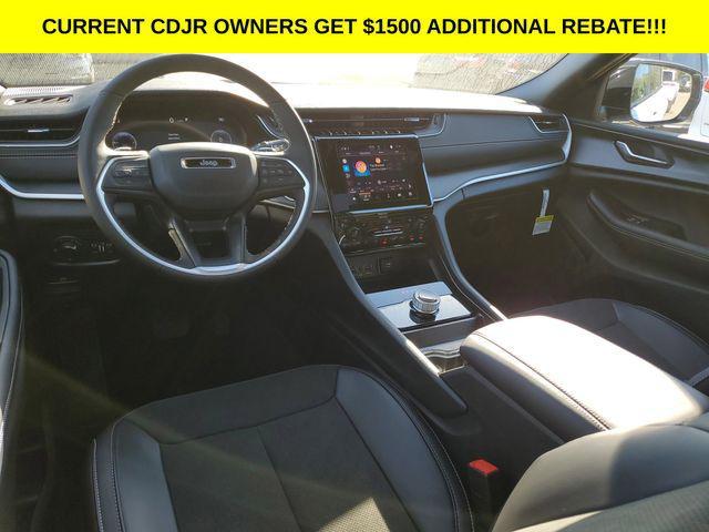 new 2025 Jeep Grand Cherokee car, priced at $40,995