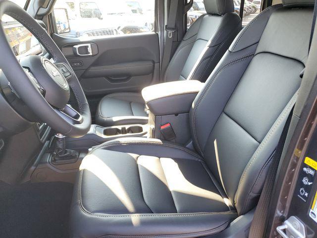 new 2025 Jeep Gladiator car, priced at $44,111
