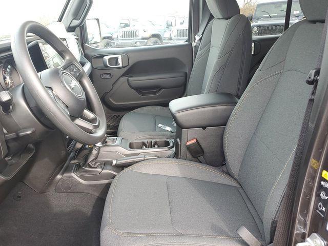 new 2025 Jeep Gladiator car, priced at $39,995