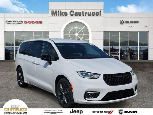 new 2026 Chrysler Pacifica car, priced at $40,995