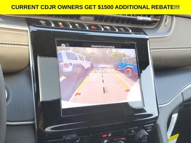 new 2025 Jeep Grand Cherokee car, priced at $37,995