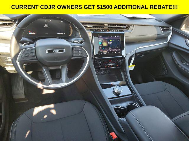 new 2025 Jeep Grand Cherokee car, priced at $37,995