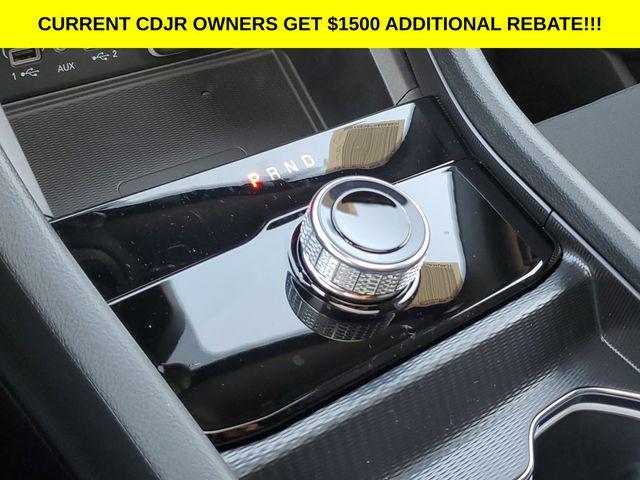 new 2025 Jeep Grand Cherokee car, priced at $37,995