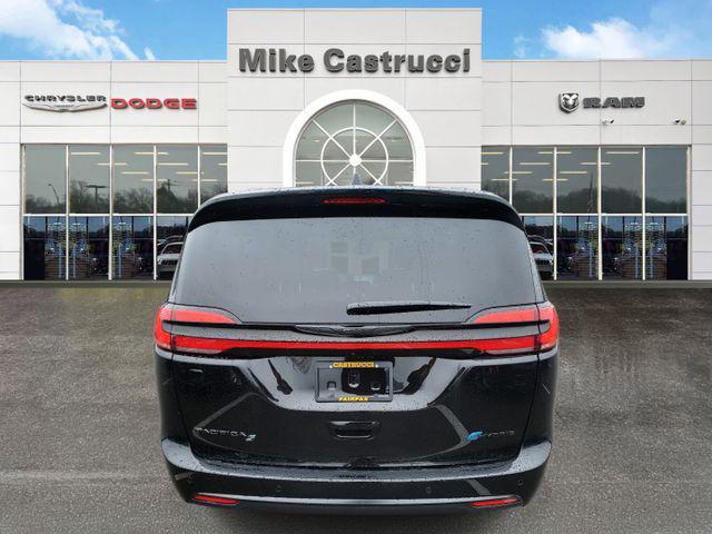 new 2025 Chrysler Pacifica Hybrid car, priced at $50,995