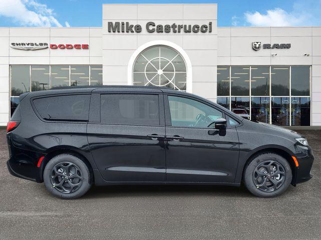 new 2025 Chrysler Pacifica Hybrid car, priced at $50,995
