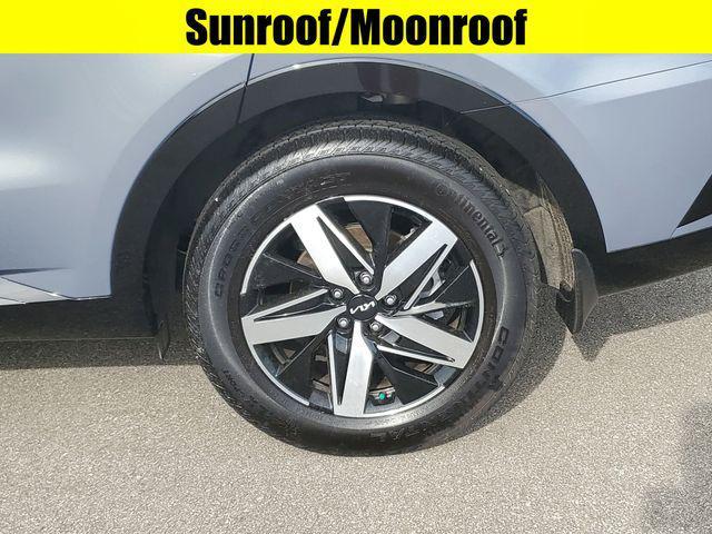 used 2022 Kia Sorento car, priced at $28,494