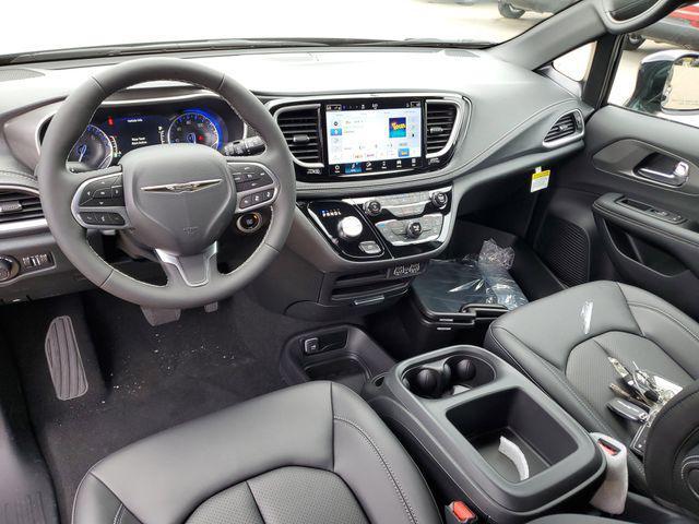 new 2025 Chrysler Pacifica car, priced at $43,995