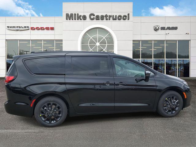 new 2025 Chrysler Pacifica car, priced at $43,995