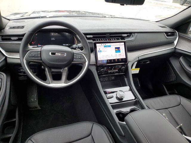 new 2025 Jeep Grand Cherokee car, priced at $49,995