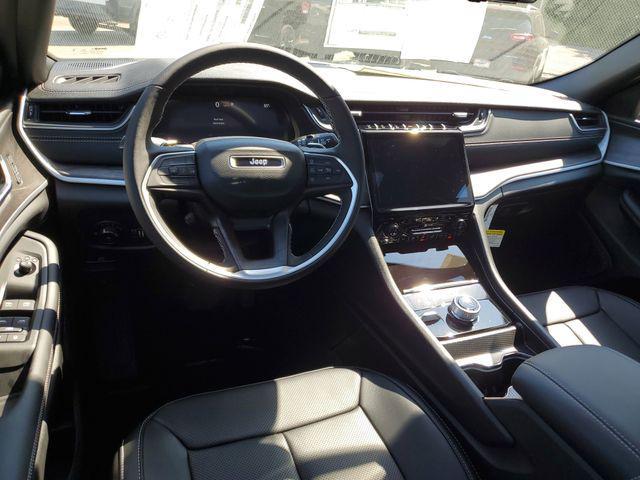 new 2025 Jeep Grand Cherokee car, priced at $48,995