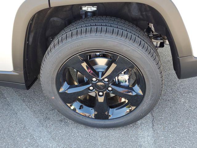 new 2025 Jeep Grand Cherokee car, priced at $48,995